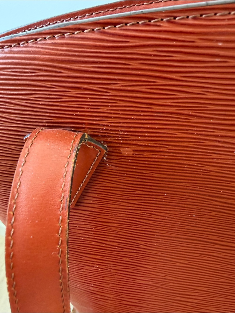 Louis Vuitton Saint Jacques GM Tote
Bag (Epi Leather) - Picture 13 of 16